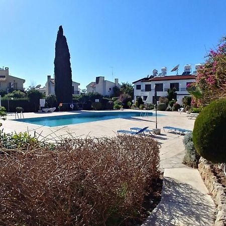 Apartamento 'Chez Antoine' Pool-View 5Min From Sea Paphos Exterior foto
