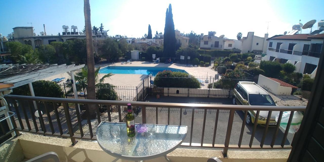 Apartamento 'Chez Antoine' Pool-View 5Min From Sea Paphos Exterior foto