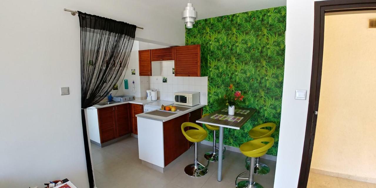 Apartamento 'Chez Antoine' Pool-View 5Min From Sea Paphos Exterior foto